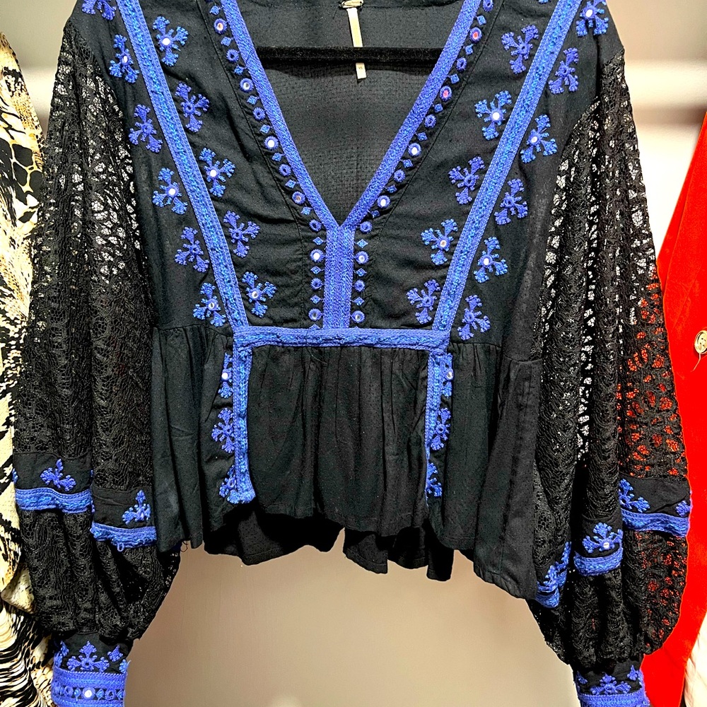 Free People Black & Blue Top / Blouse size XS Long Lace Sleeve